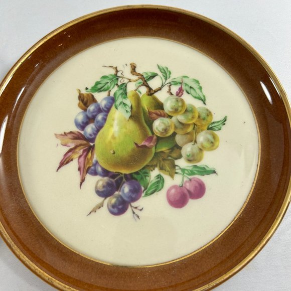 Vintage Hyalyn Porcelain Fruit Plates 8" Strawberries Blueberries Pear Grapes - Picture 2 of 9